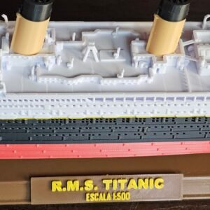 RMS TITANIC 1:500 (54 centímetros)